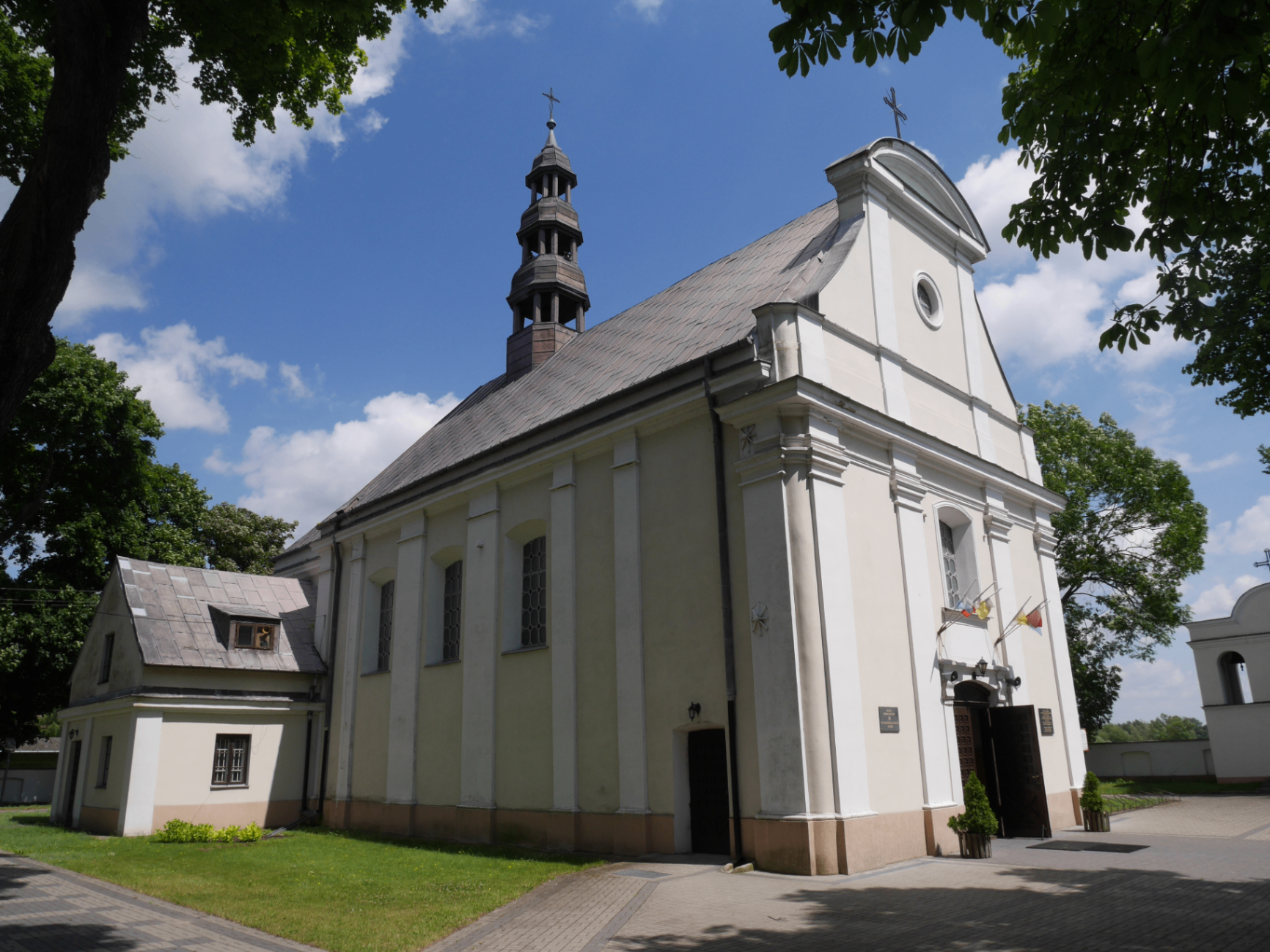 Kościół parafialny w Iłowie — start rajdu